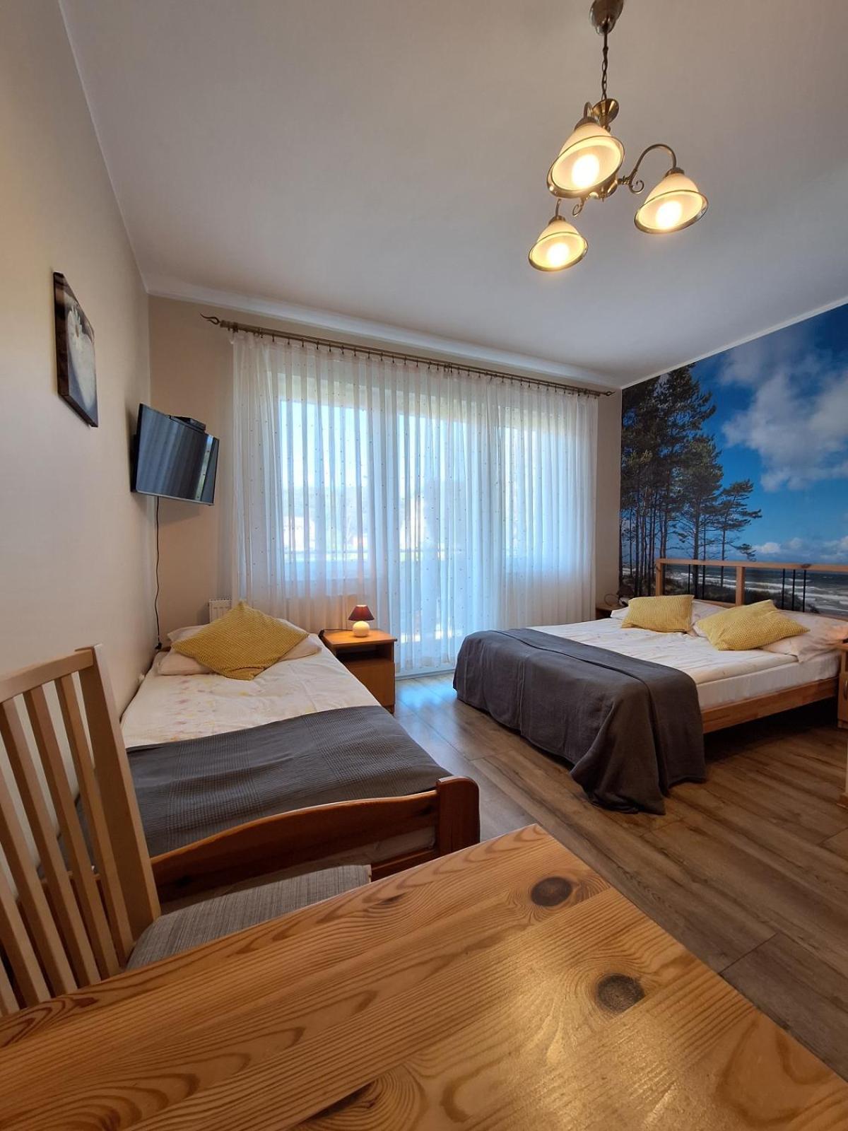 Helios Hotell Dębki Exteriör bild
