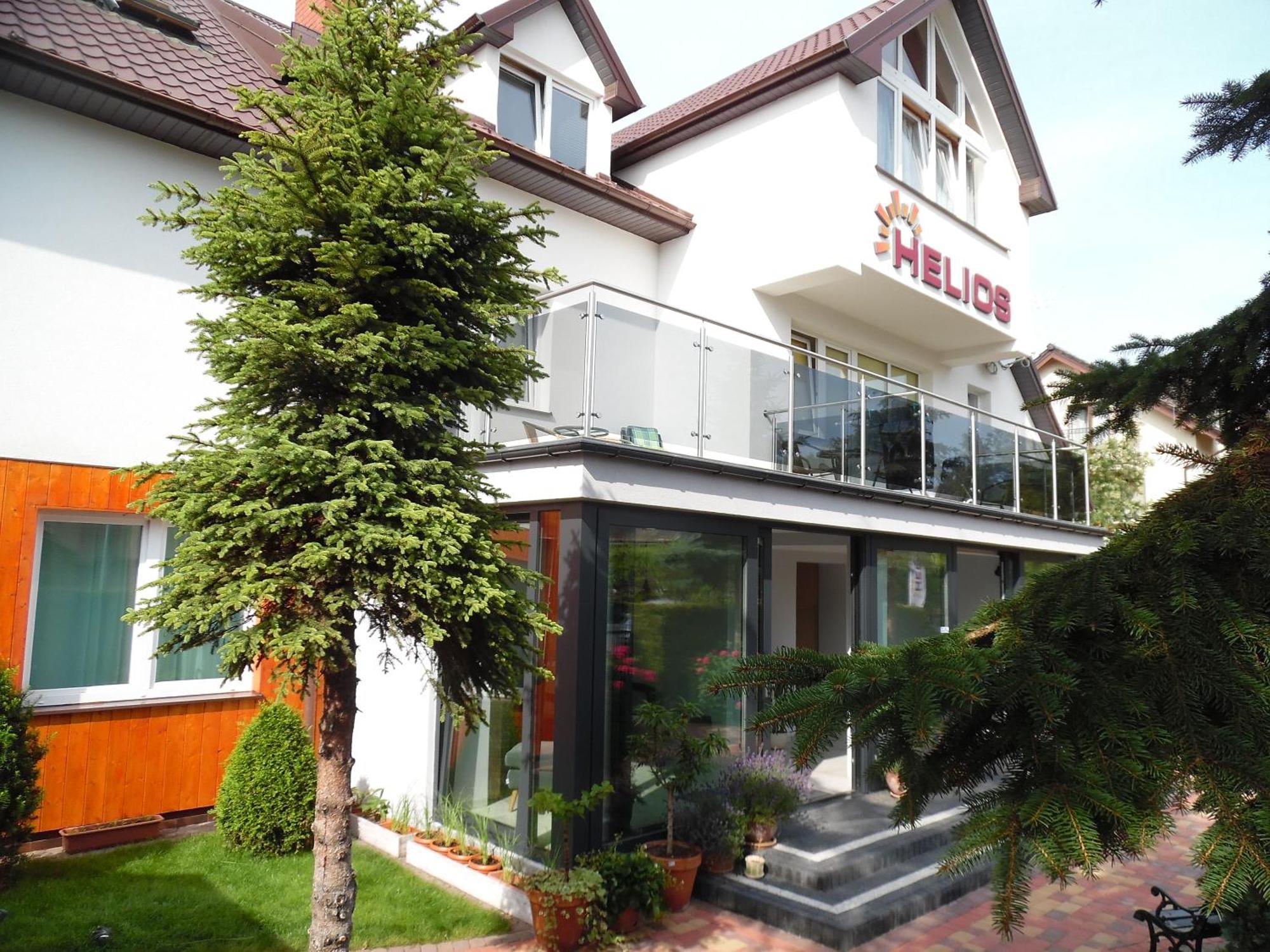 Helios Hotell Dębki Exteriör bild